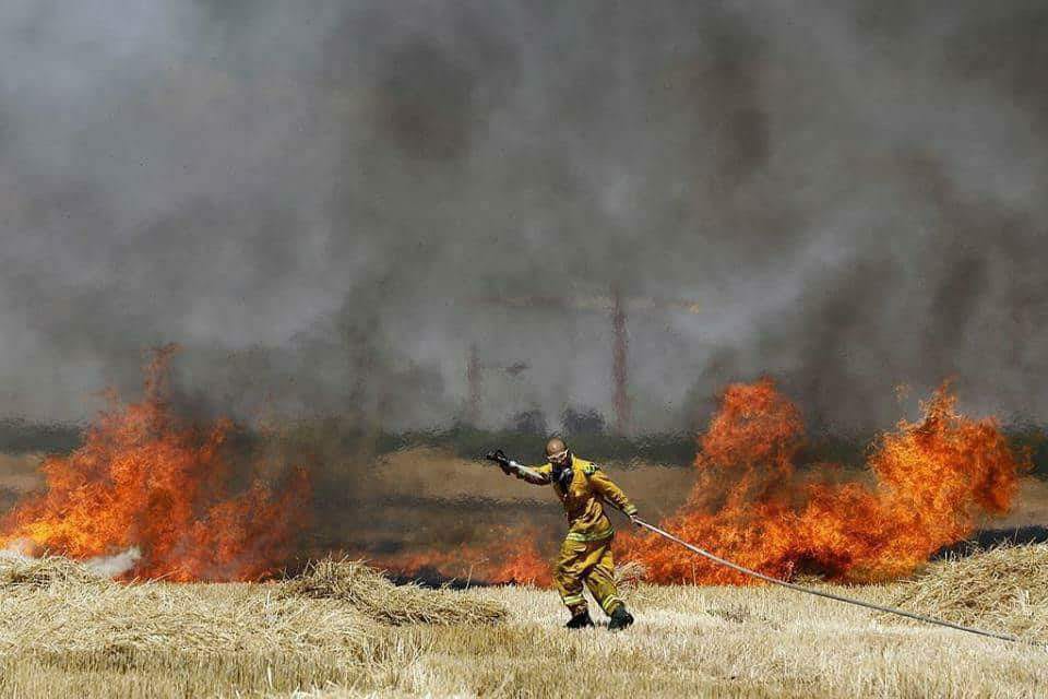 حرائق في غلاف غزة
