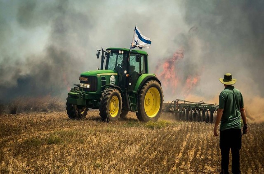 حريق في غلاف غزة بفعل الطائرات والبالونات الحارقة